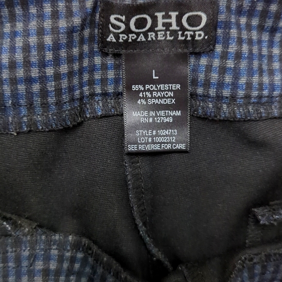 Soho Apparel Ltd. Size L - Picture 3 of 6